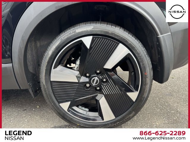 Used 2025 Nissan Kicks SR w/ Illumination Package AWD/4WD image 9