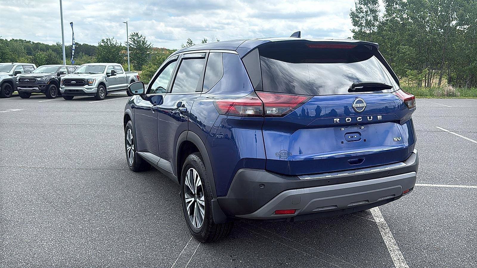 Used 2022 Nissan Rogue SV FWD image 9