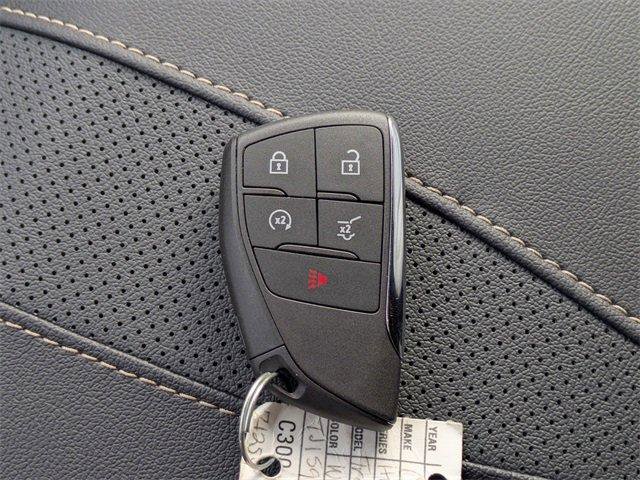 New 2026 Chevrolet Traverse High Country w/ LPO, Floor Liner Package image 36