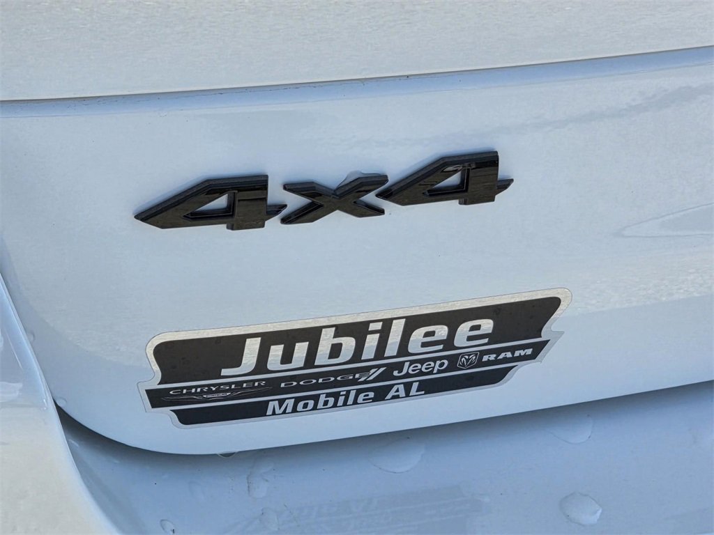 New 2025 Jeep Grand Cherokee L Altitude image 30