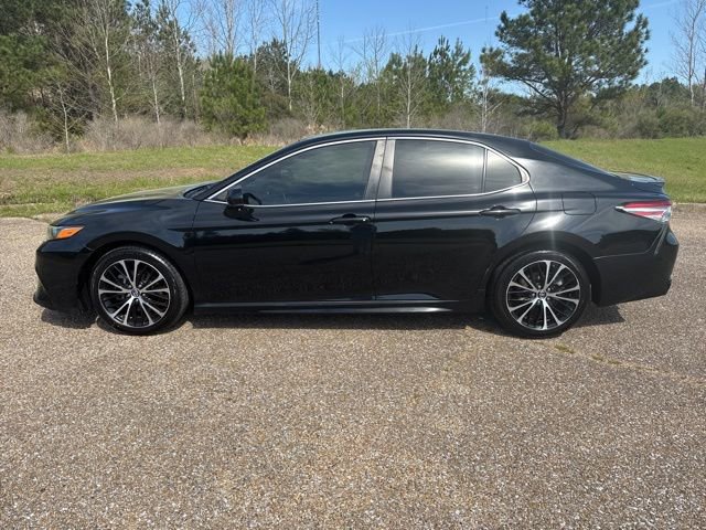 Used 2018 Toyota Camry SE image 5