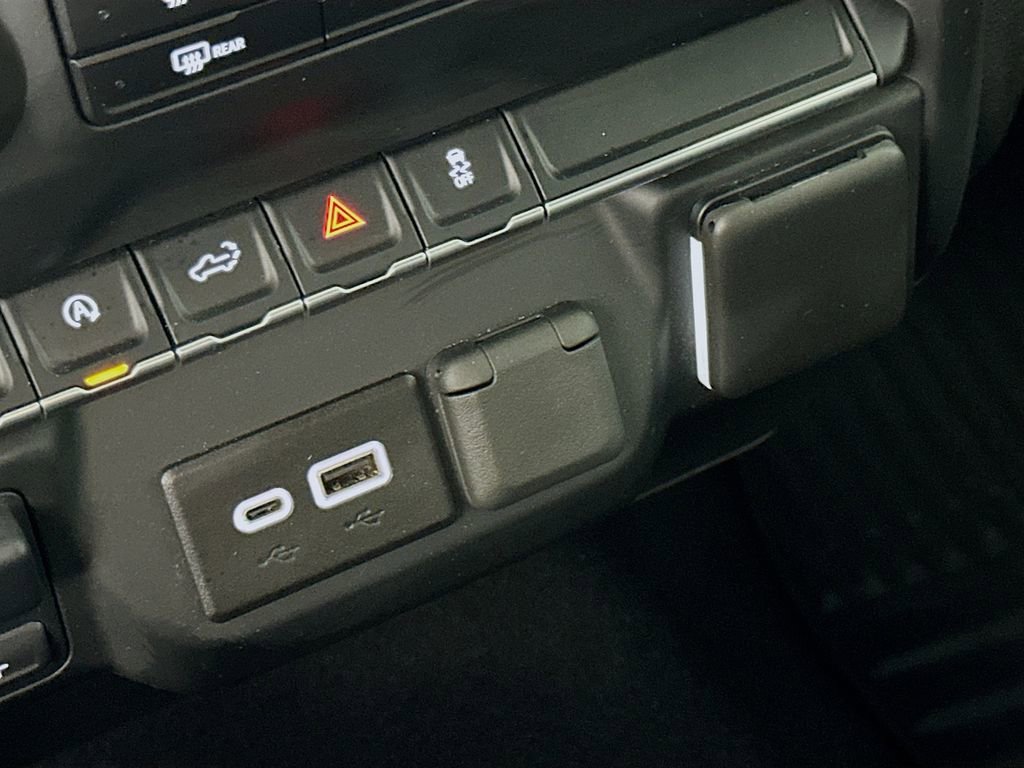 Used 2024 Chevrolet Silverado 1500 Custom image 28