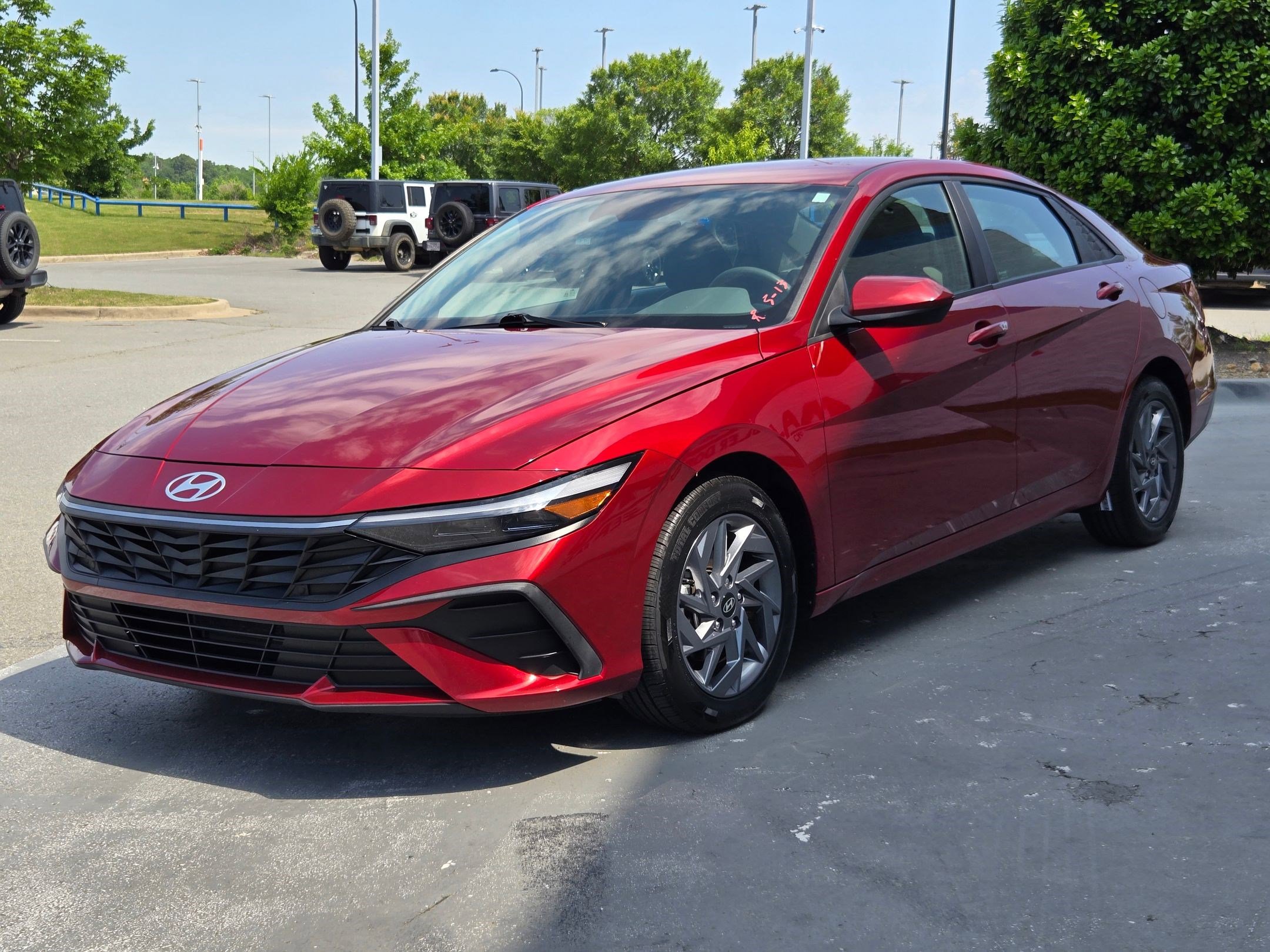 Used 2024 Hyundai Elantra SEL FWD image 3
