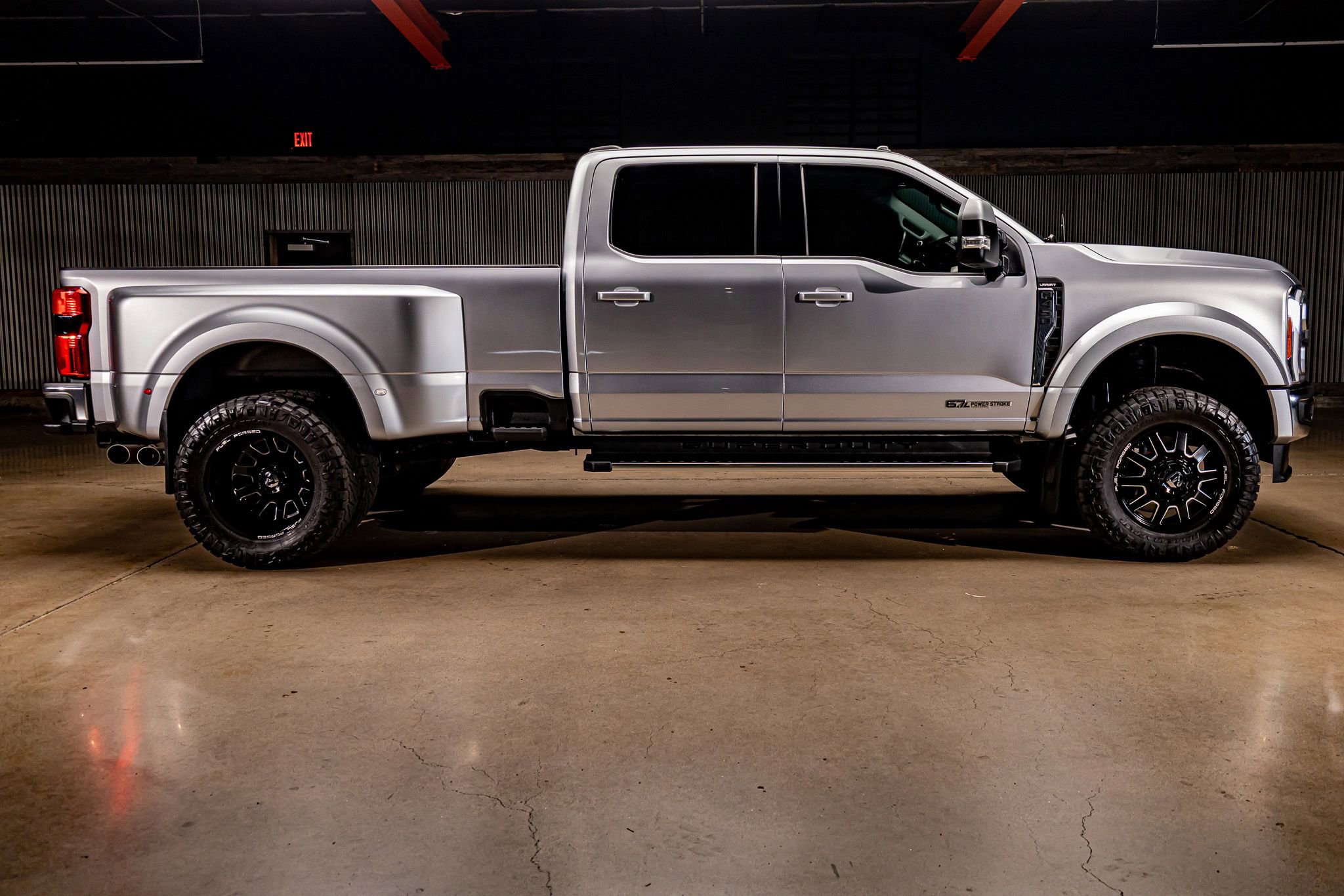 Used 2023 Ford F450 Lariat w/ Camper Package image 10