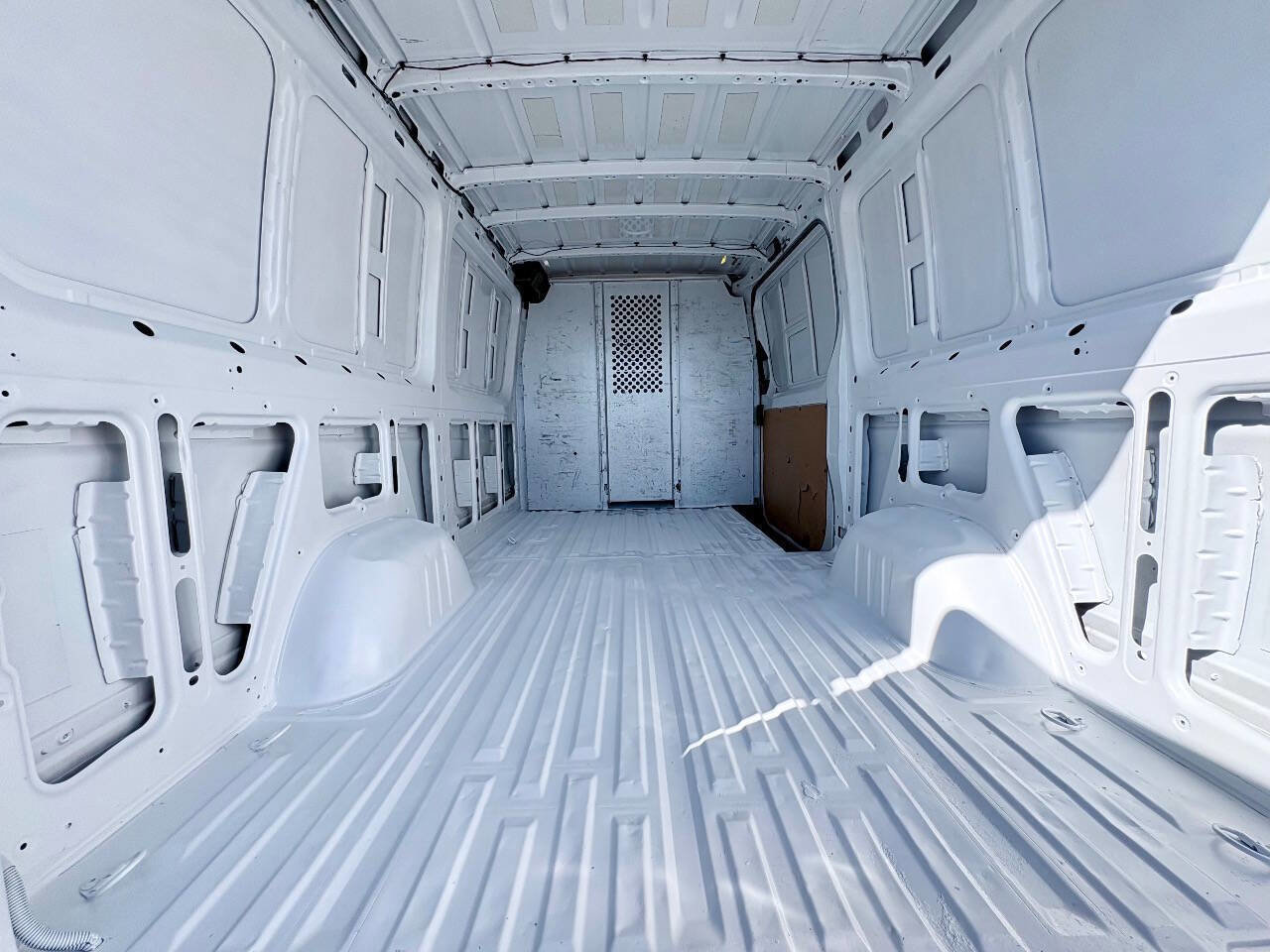 Used 2017 Mercedes-Benz Sprinter 2500 image 18