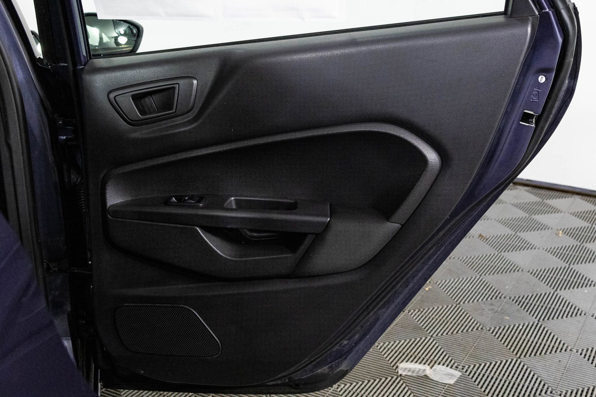 Used 2012 Ford Fiesta SE image 36