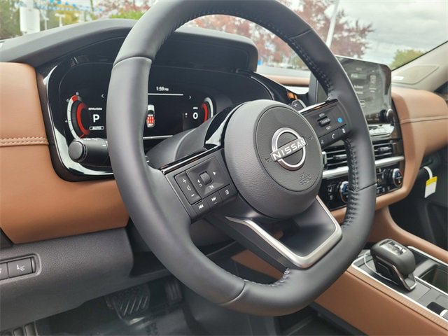 New 2025 Nissan Pathfinder Platinum image 6