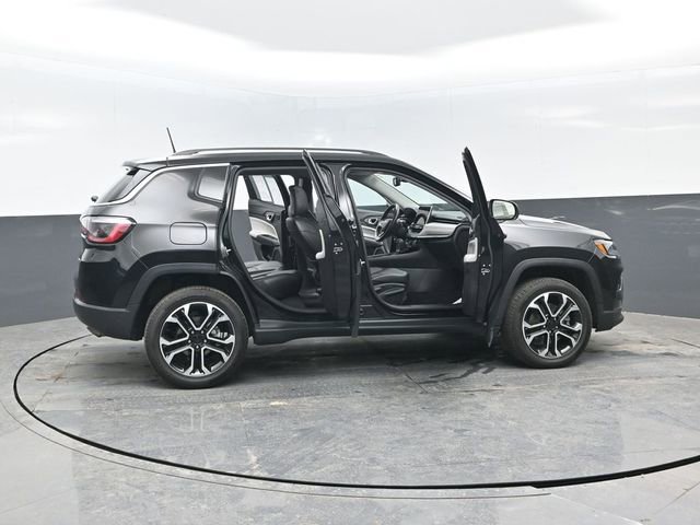 Used 2022 Jeep Compass Limited w/ Sun and Sound Group image 27