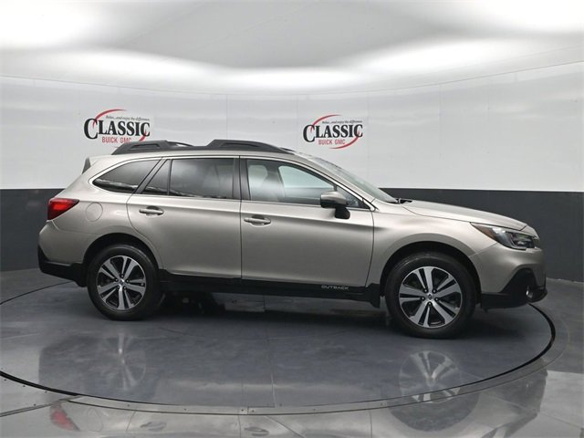 Used 2018 Subaru Outback 2.5i Limited image 6
