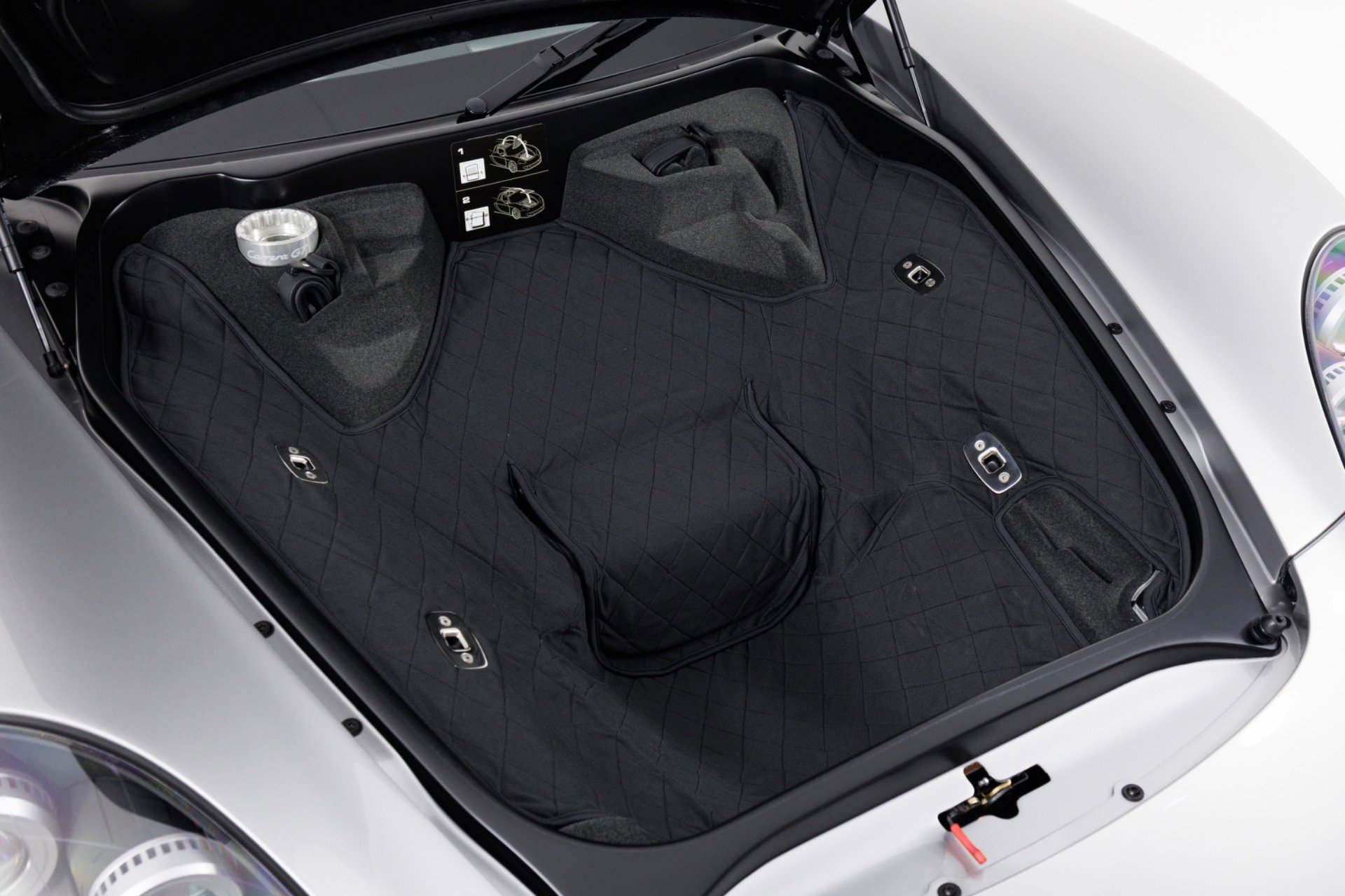 Used 2004 Porsche Carrera GT RWD image 49