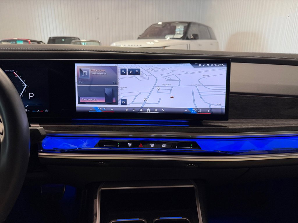 Used 2023 BMW 760i xDrive w/ Parking Assistance Package image 34
