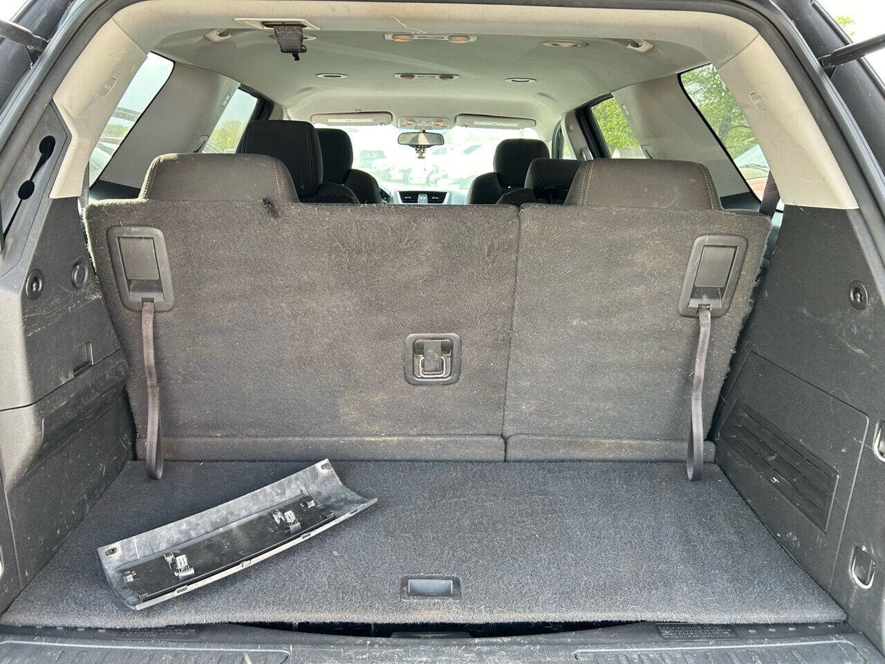 Used 2015 GMC Acadia SLE FWD image 17