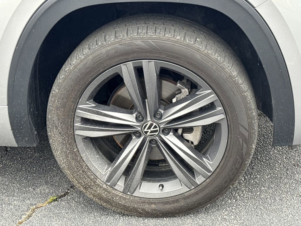 Used 2021 Volkswagen Atlas Cross Sport SE FWD image 12