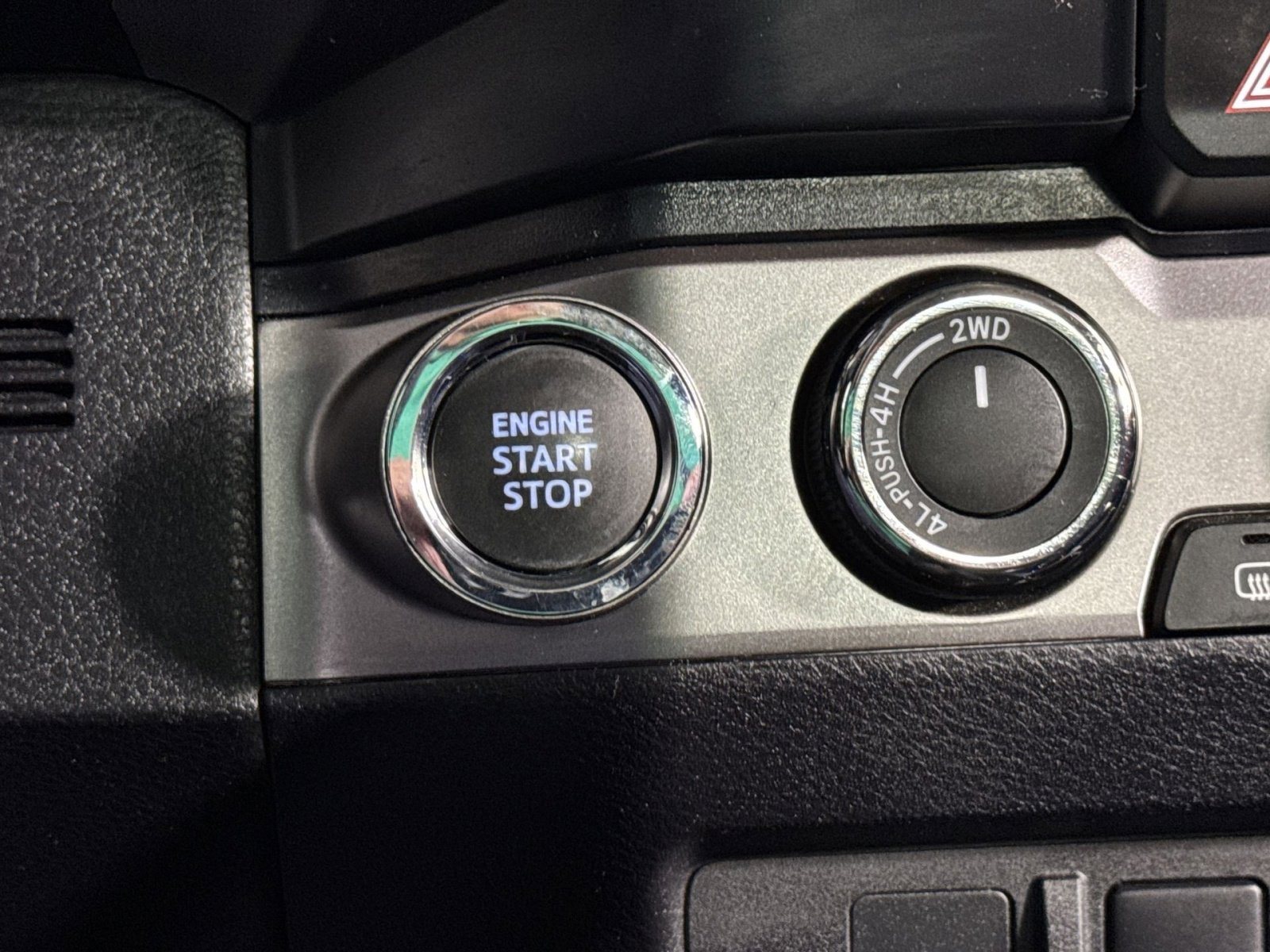 Used 2023 Toyota Tacoma SR5 AWD/4WD image 42