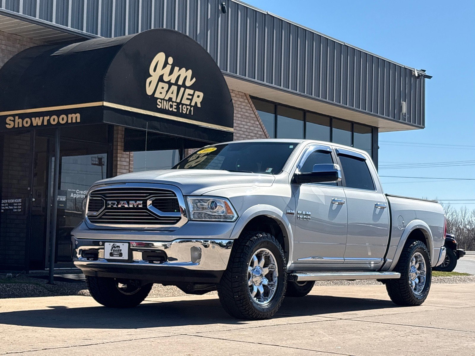 Used 2017 RAM 1500 Limited image 1