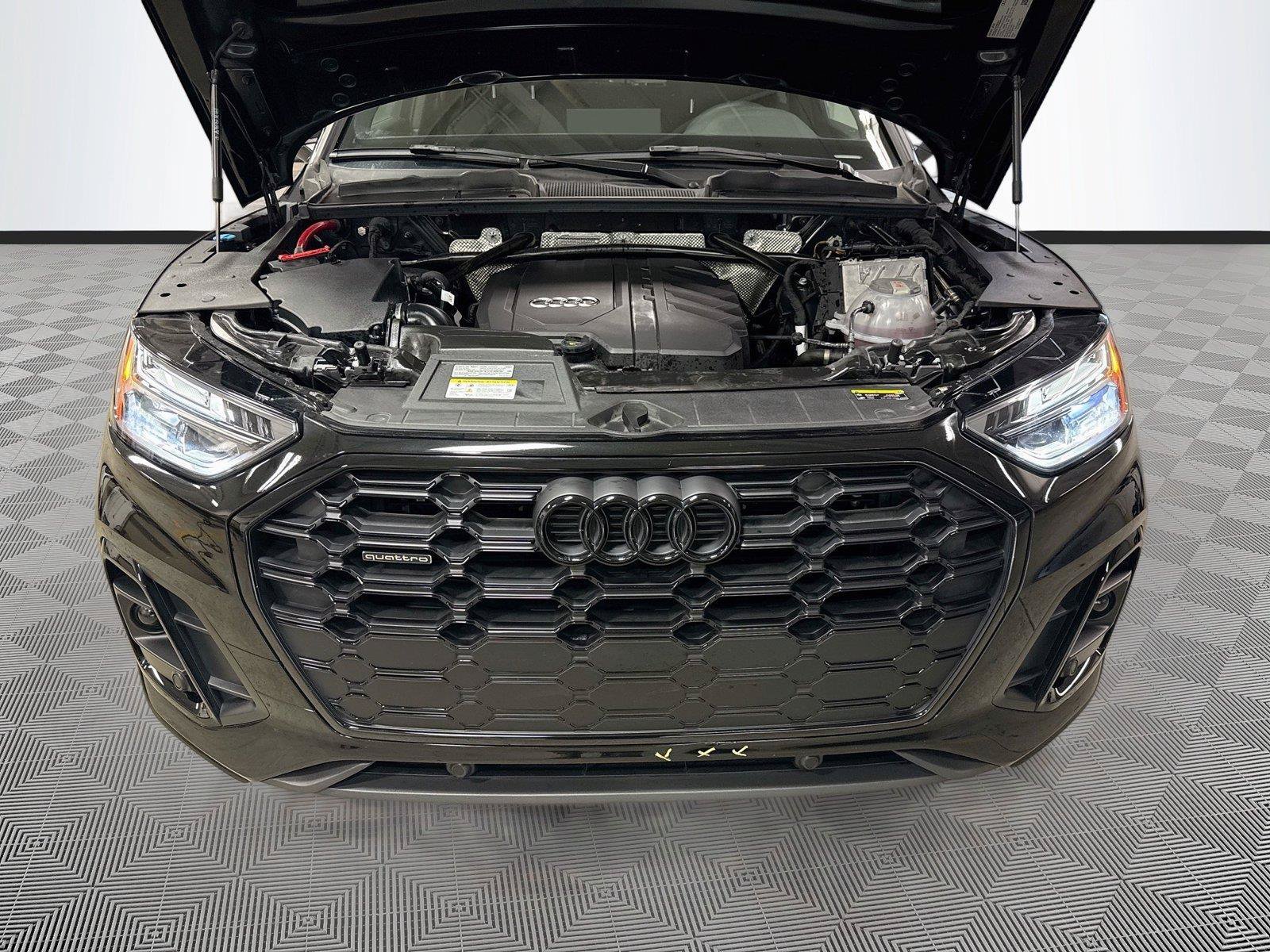 Certified 2024 Audi Q5 2.0T Premium w/ Summer of Audi Package AWD/4WD image 30
