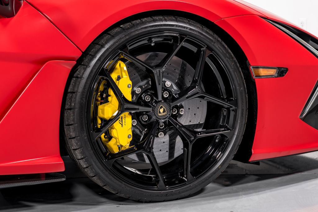 Used 2025 Lamborghini Revuelto image 45