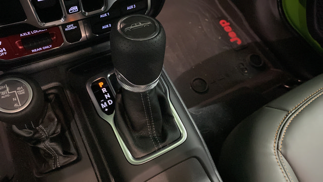 Certified 2025 Jeep Gladiator Mojave AWD/4WD image 19