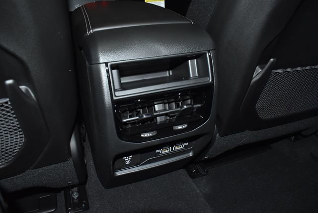 New 2025 Jeep Grand Cherokee Altitude image 28