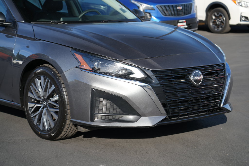 Used 2024 Nissan Altima 2.5 SV FWD image 6