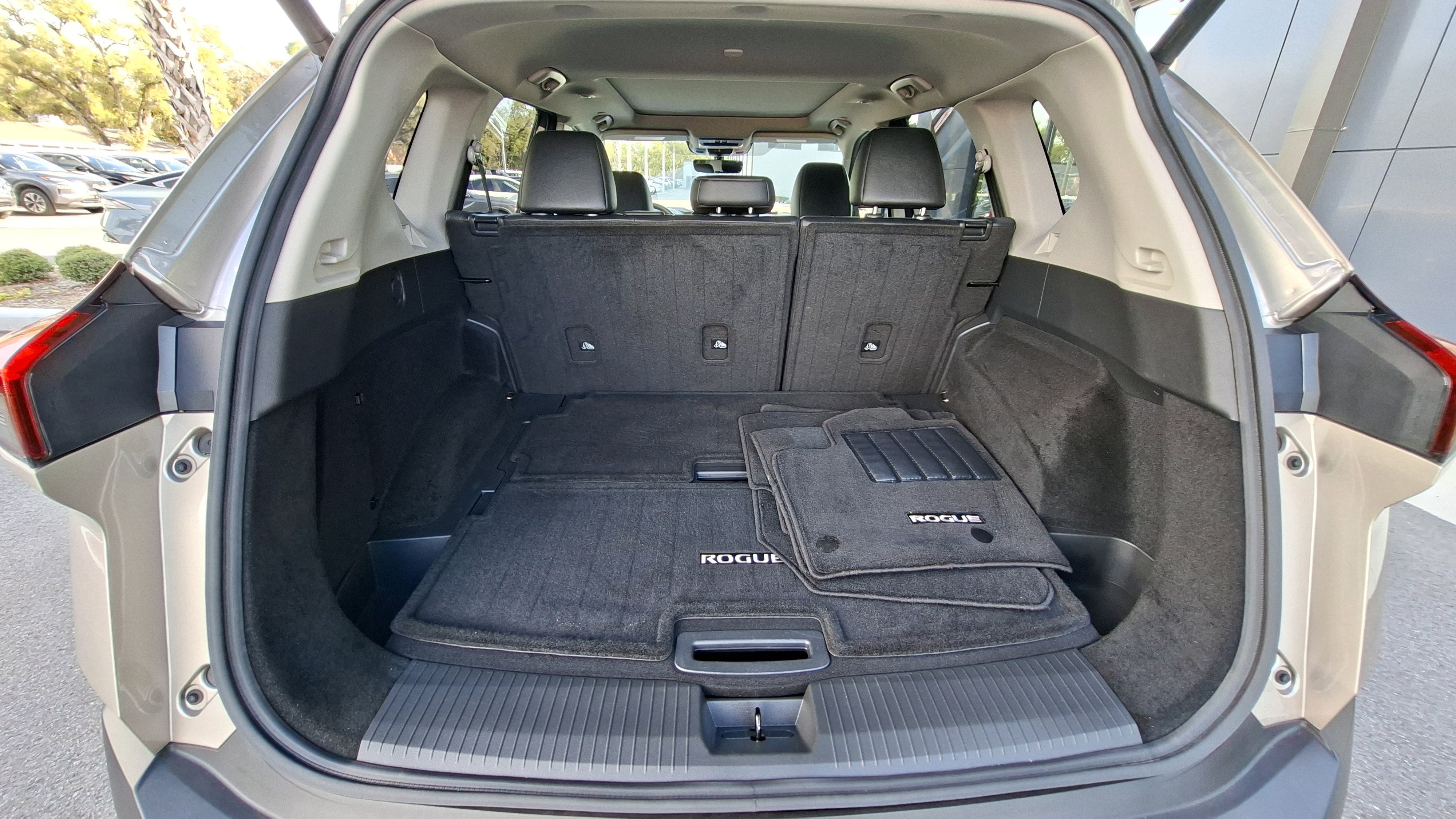 Certified 2022 Nissan Rogue SL w/ SL Premium Package image 21