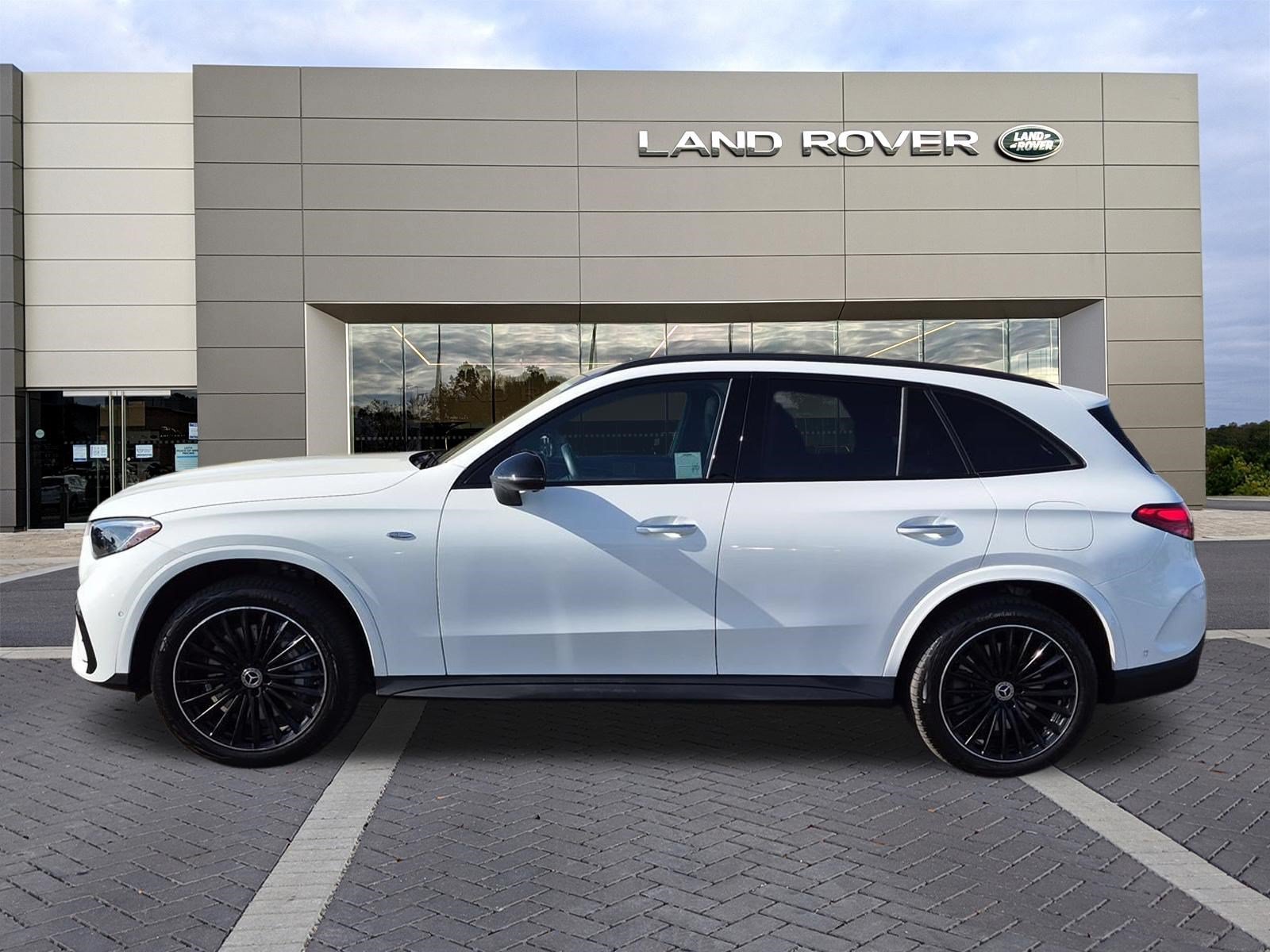 Used 2025 Mercedes-Benz GLC 350e 4MATIC image 8