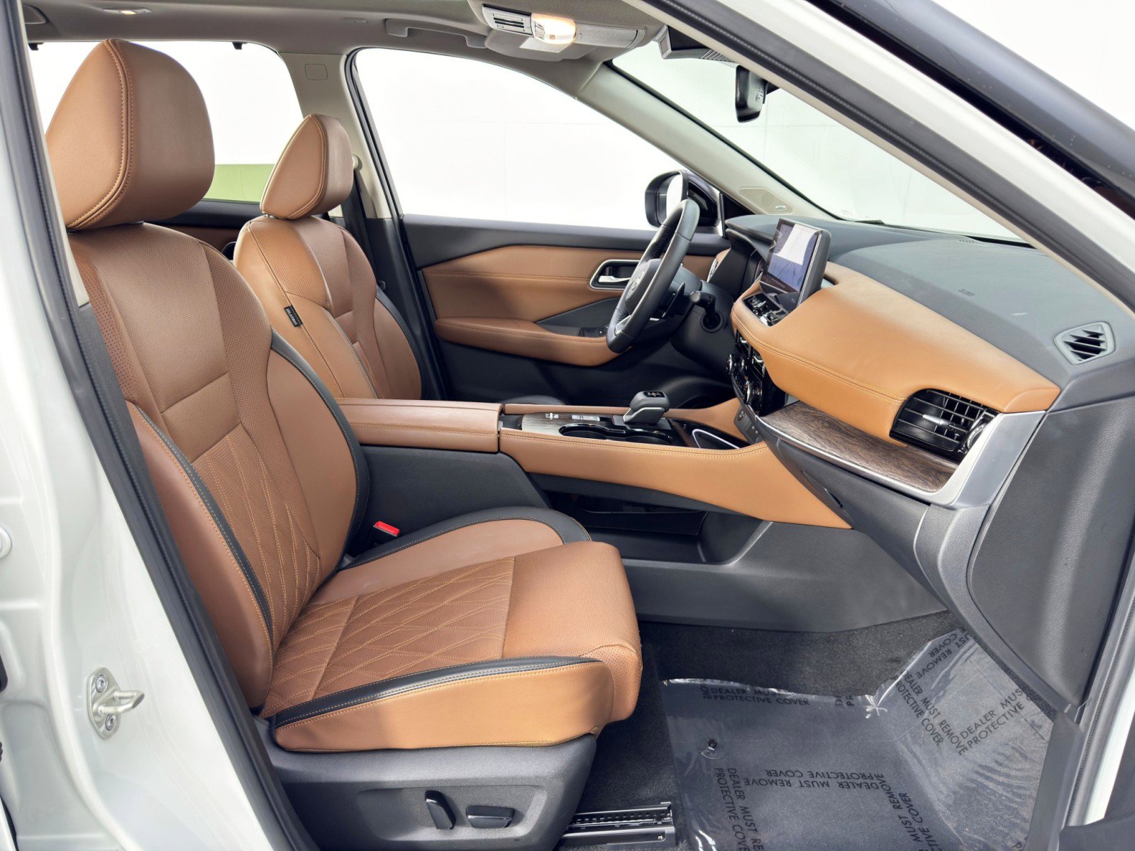 Used 2024 Nissan Rogue Platinum w/ Platinum Premium Package FWD image 15