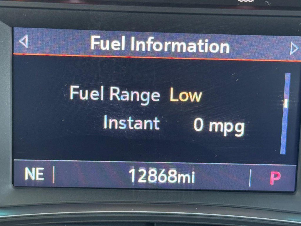 Used 2023 Chevrolet Traverse RS image 18