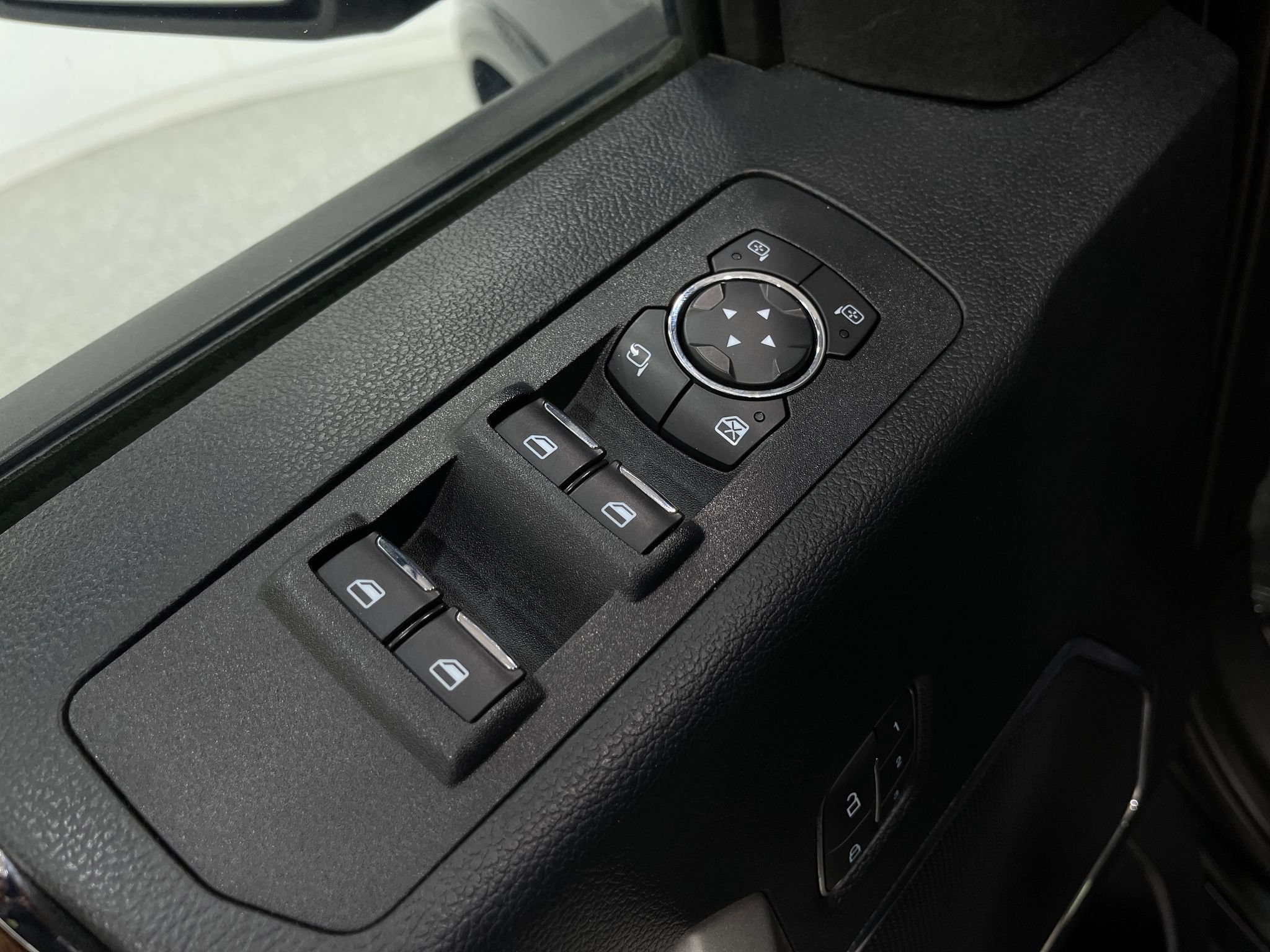 Used 2019 Ford F150 Lariat AWD/4WD image 16