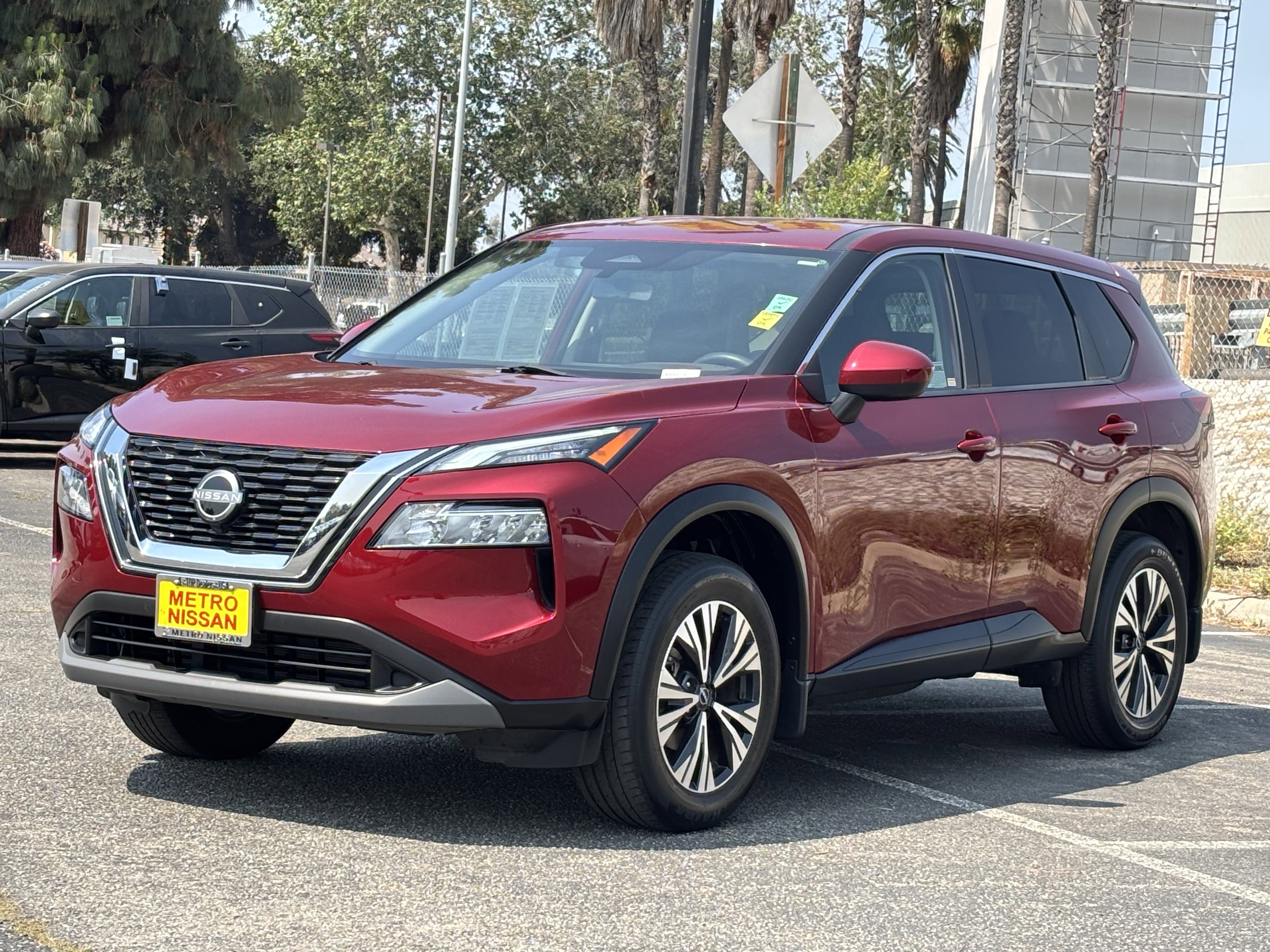 Used 2023 Nissan Rogue SV image 7