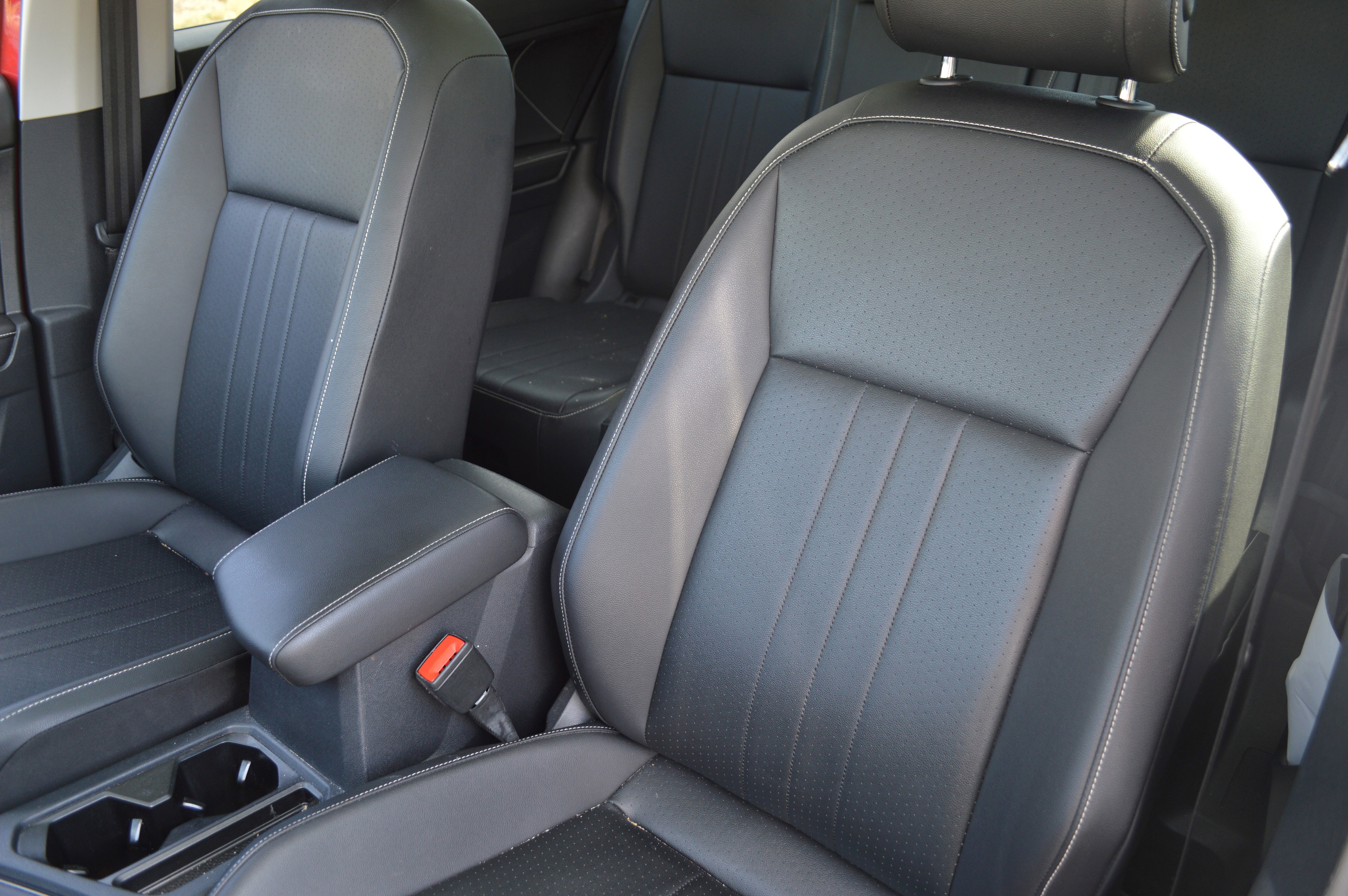 Used 2022 Volkswagen Tiguan SE image 27