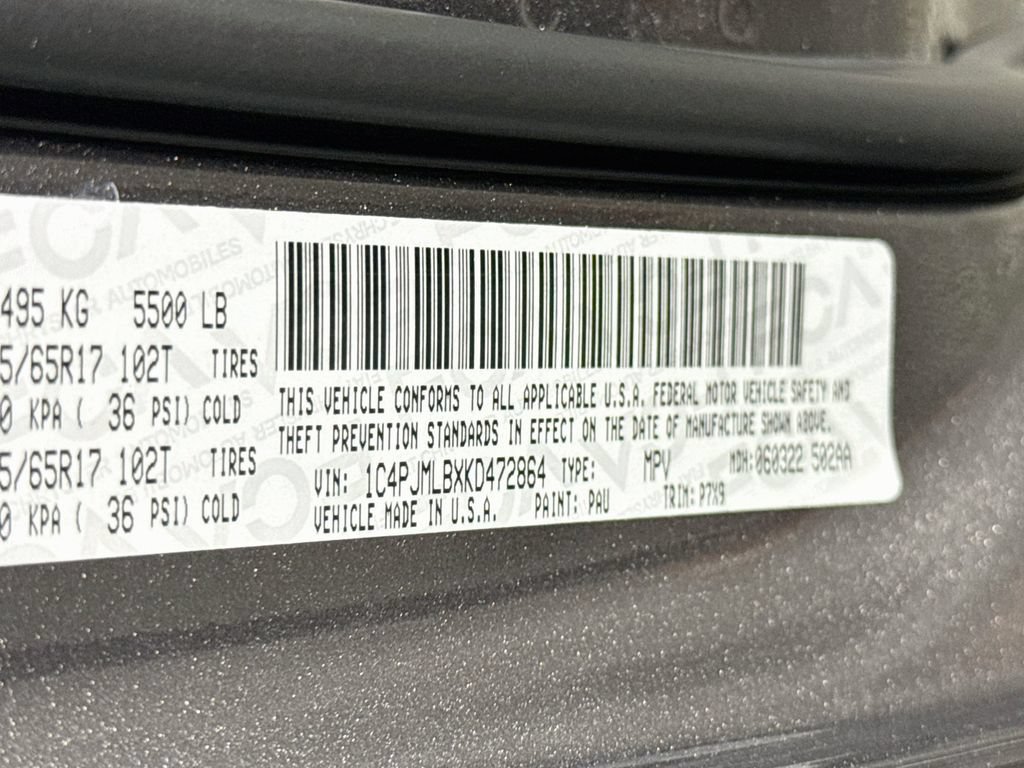 Used 2019 Jeep Cherokee Latitude Plus w/ Comfort/Convenience Group AWD/4WD image 34