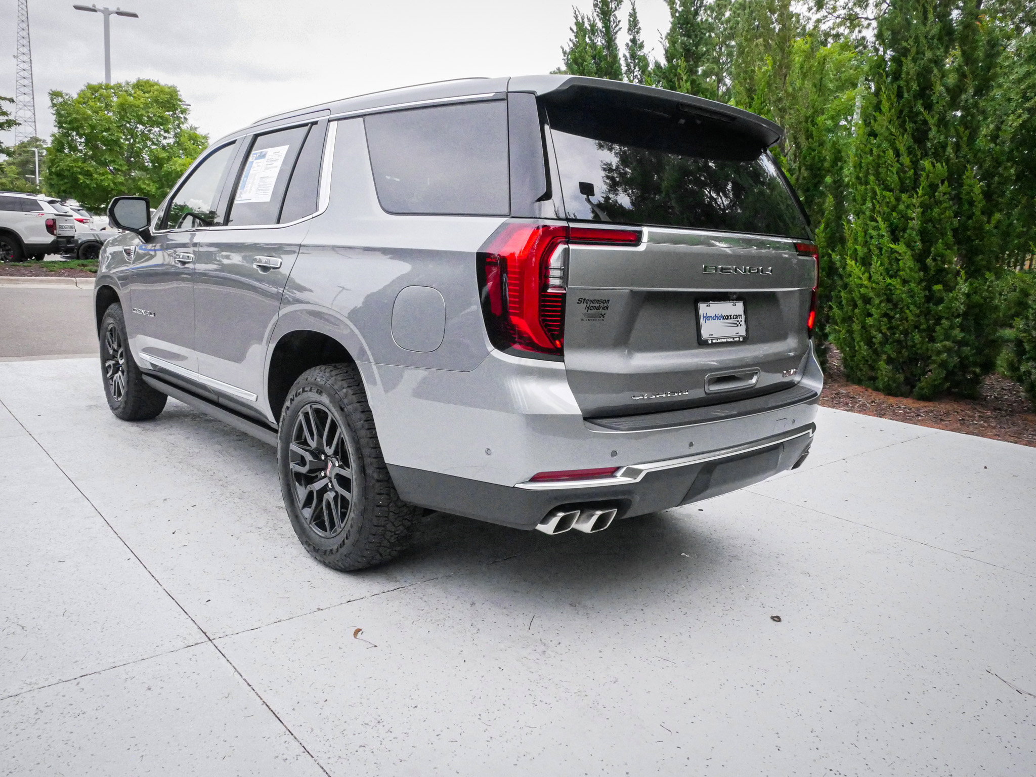 Used 2026 GMC Yukon Denali w/ Sun & Power Step Package AWD/4WD image 8