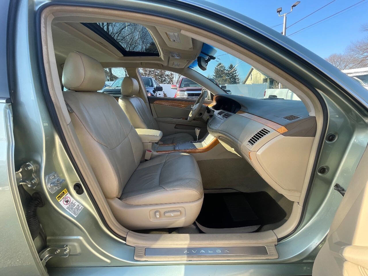 Used 2005 Toyota Avalon XLS image 31