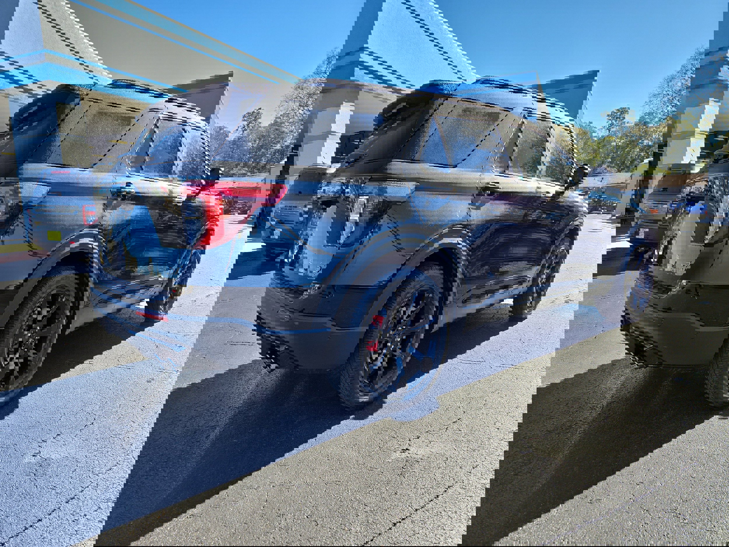 Used 2023 Ford Explorer ST w/ Equipment Group 401A image 4