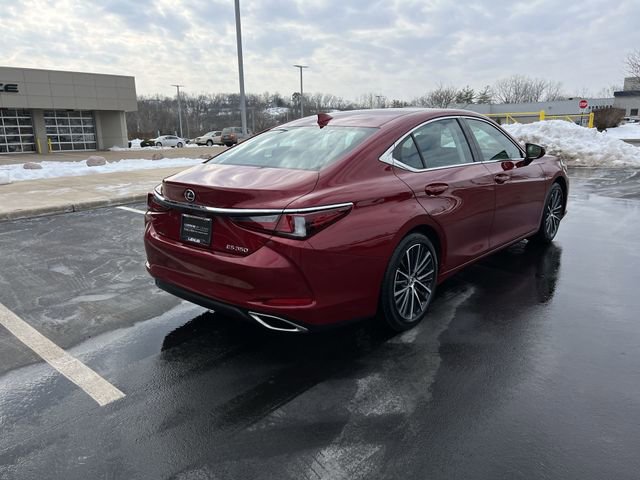 Certified 2025 Lexus ES 350 w/ Premium Package image 3