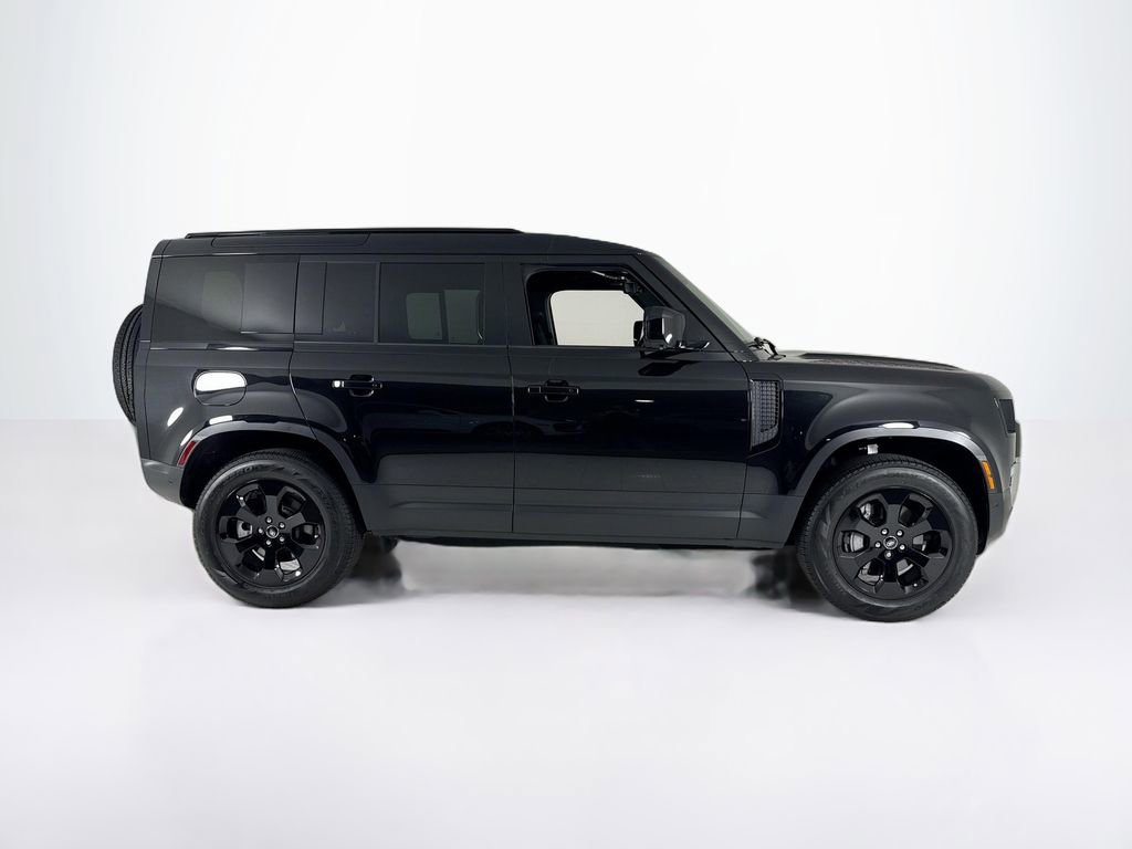 Used 2025 Land Rover Defender 110 S image 6