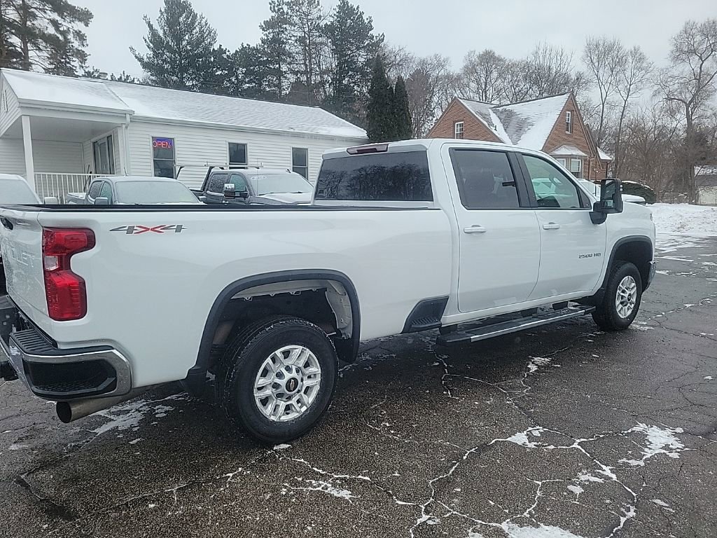 Used 2024 Chevrolet Silverado 2500 LT AWD/4WD image 6