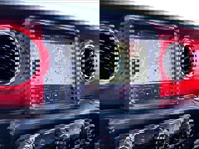 Used 2018 Jeep Wrangler Unlimited Rubicon w/ Dual Top Group AWD/4WD image 19