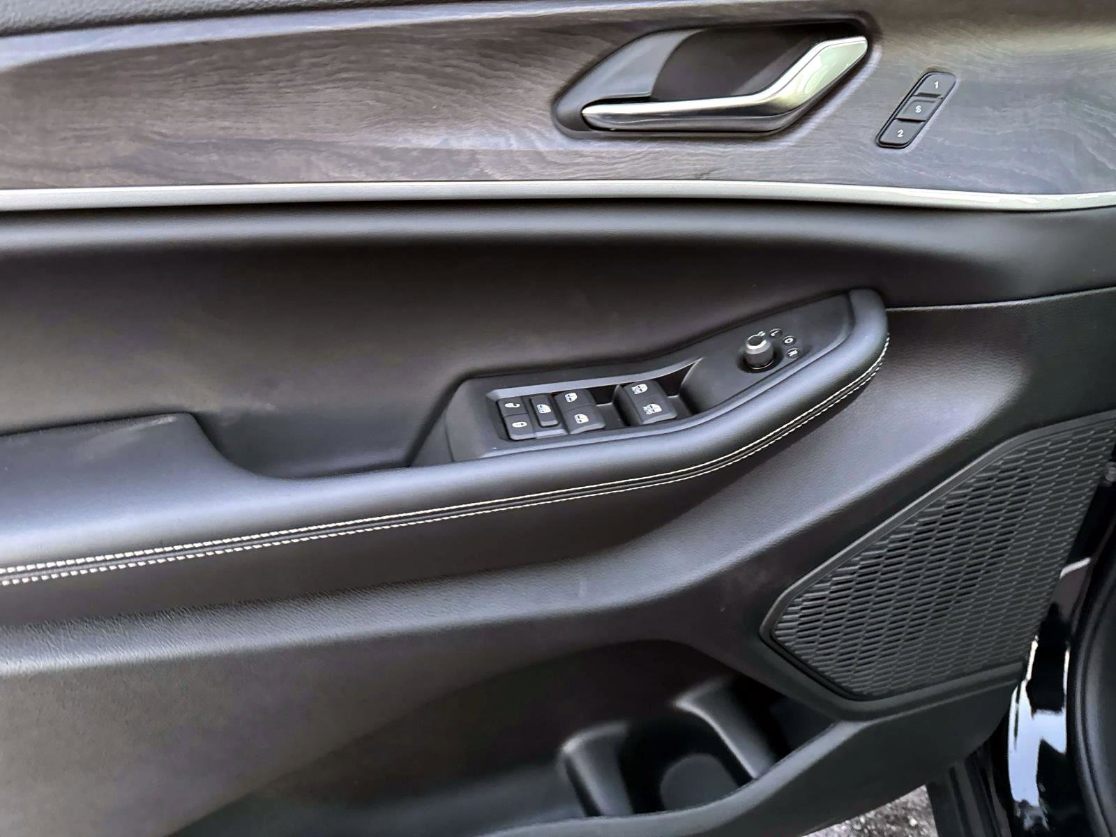 New 2026 Jeep Grand Cherokee Altitude image 7