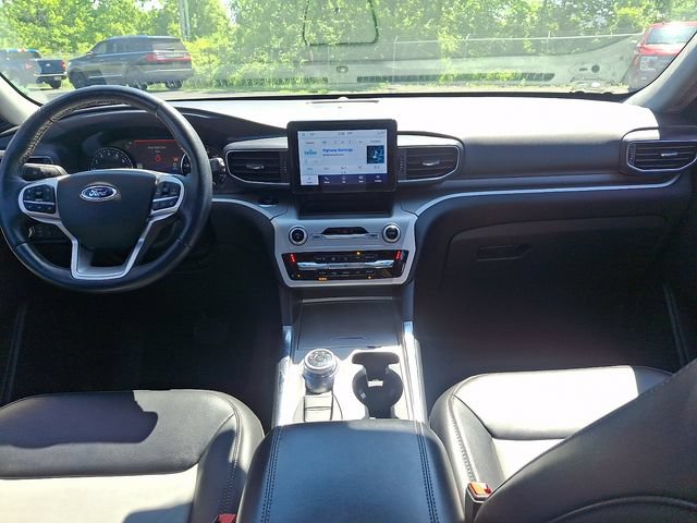 Certified 2022 Ford Explorer XLT w/ Equipment Group 202A AWD/4WD image 18