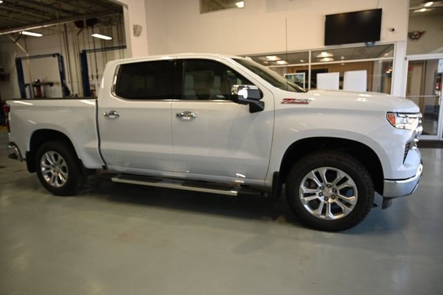 New 2026 Chevrolet Silverado 1500 LTZ w/ LTZ Premium Package AWD/4WD image 4