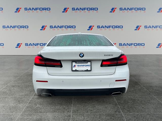 Used 2022 BMW 530i w/ Convenience Package RWD image 4