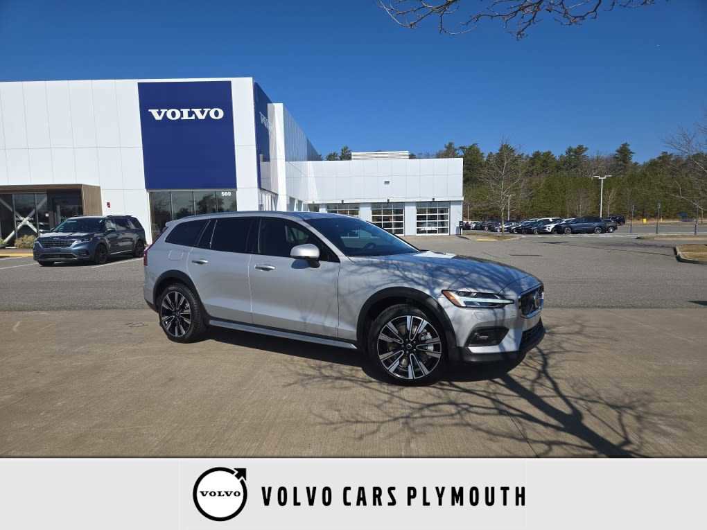 Used 2025 Volvo V60 B5 Cross Country Ultra w/ Climate Package
