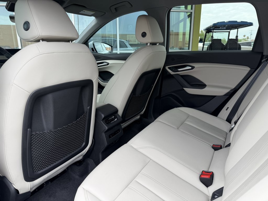 Used 2025 Audi Q6 e-tron Premium RWD image 36