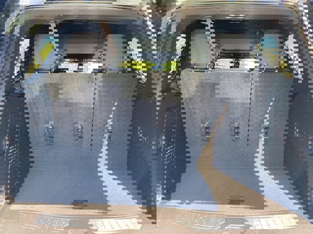 Used 2022 Chevrolet Tahoe Z71 w/ Z71 Off-Road Package image 16