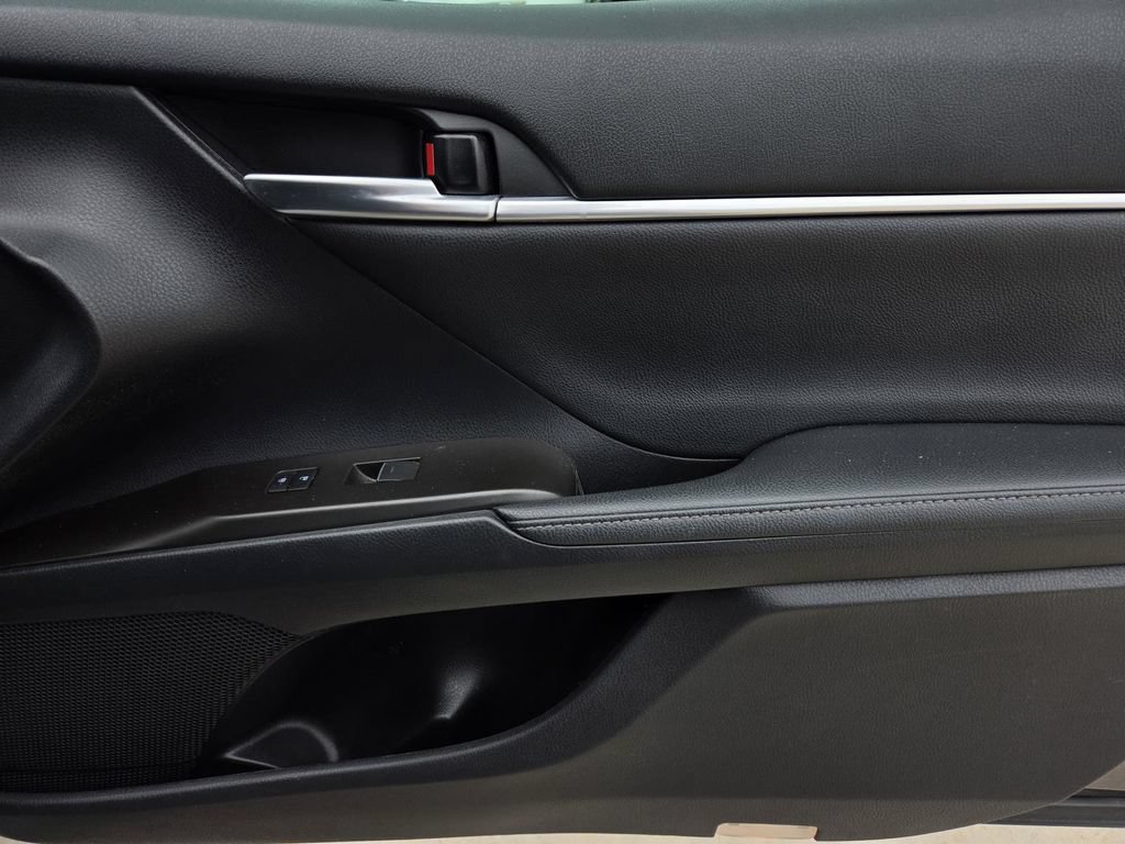 Used 2023 Toyota Camry XLE FWD image 7