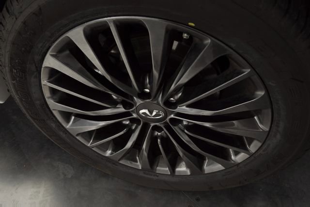 Used 2024 INFINITI QX80 Sensory AWD/4WD image 9