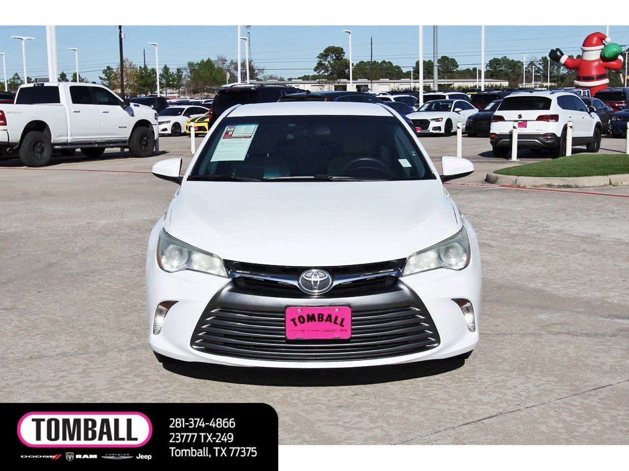 Used 2016 Toyota Camry LE image 2