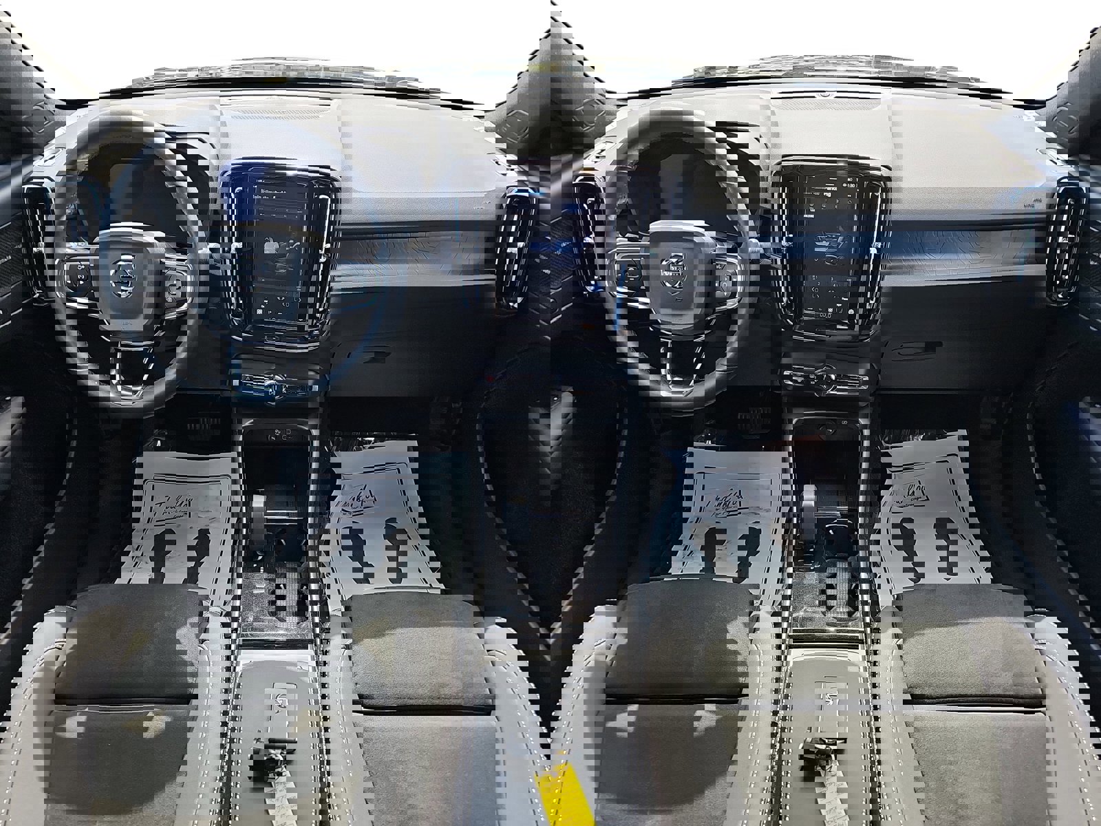 Used 2023 Volvo C40 P8 Recharge Ultimate AWD/4WD image 9